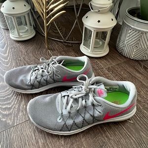 Nike Fury 2 - Women’s sneaker by Nike Running